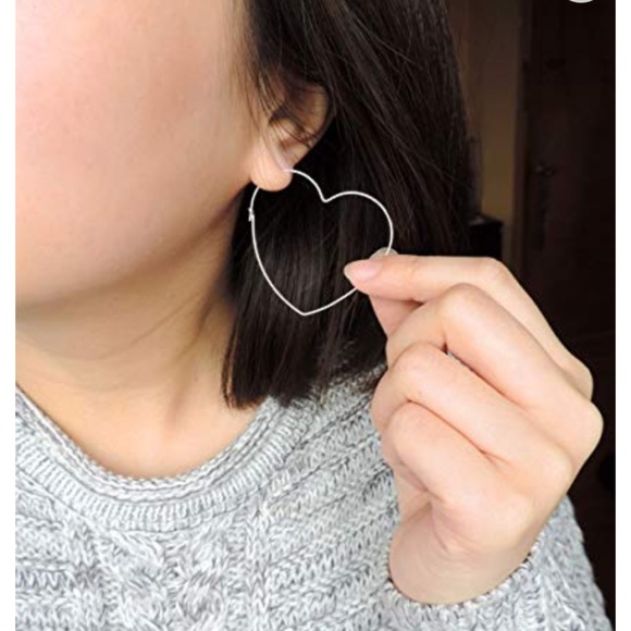Fabulous Heart ❤️ Hoop earrings - Picture 4 of 4